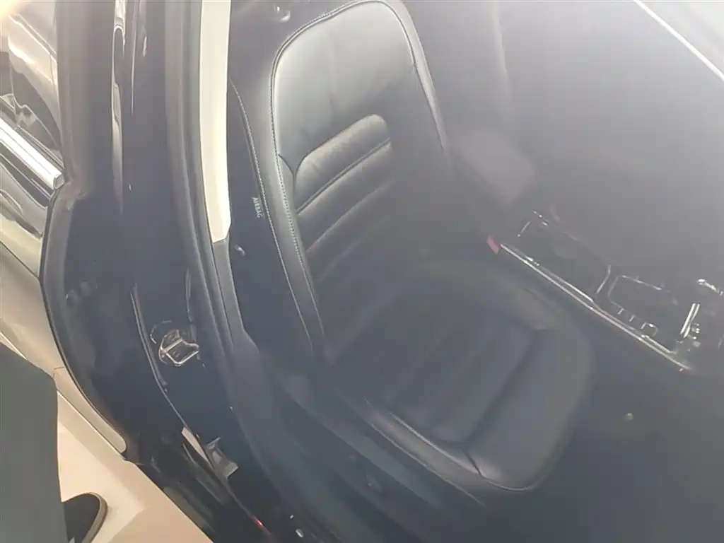 Volkswagen Passat 2017 330TSI DSG Prestige фото 25