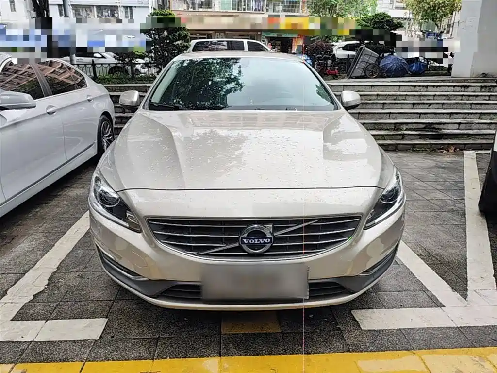 VOLVO S60