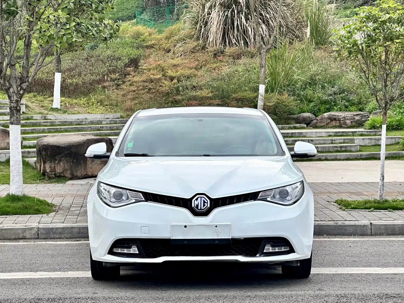 MG GT 2018 2016 Model 1.5T Automatic Premium Luxury Edition