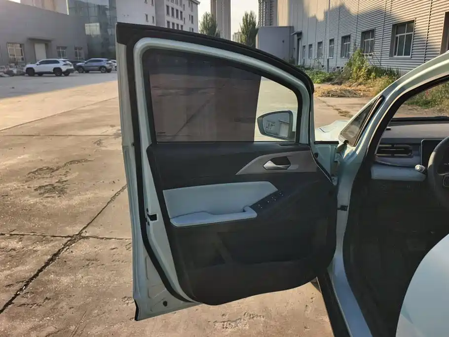 Фото 7 - Geely Geometry E Firefly