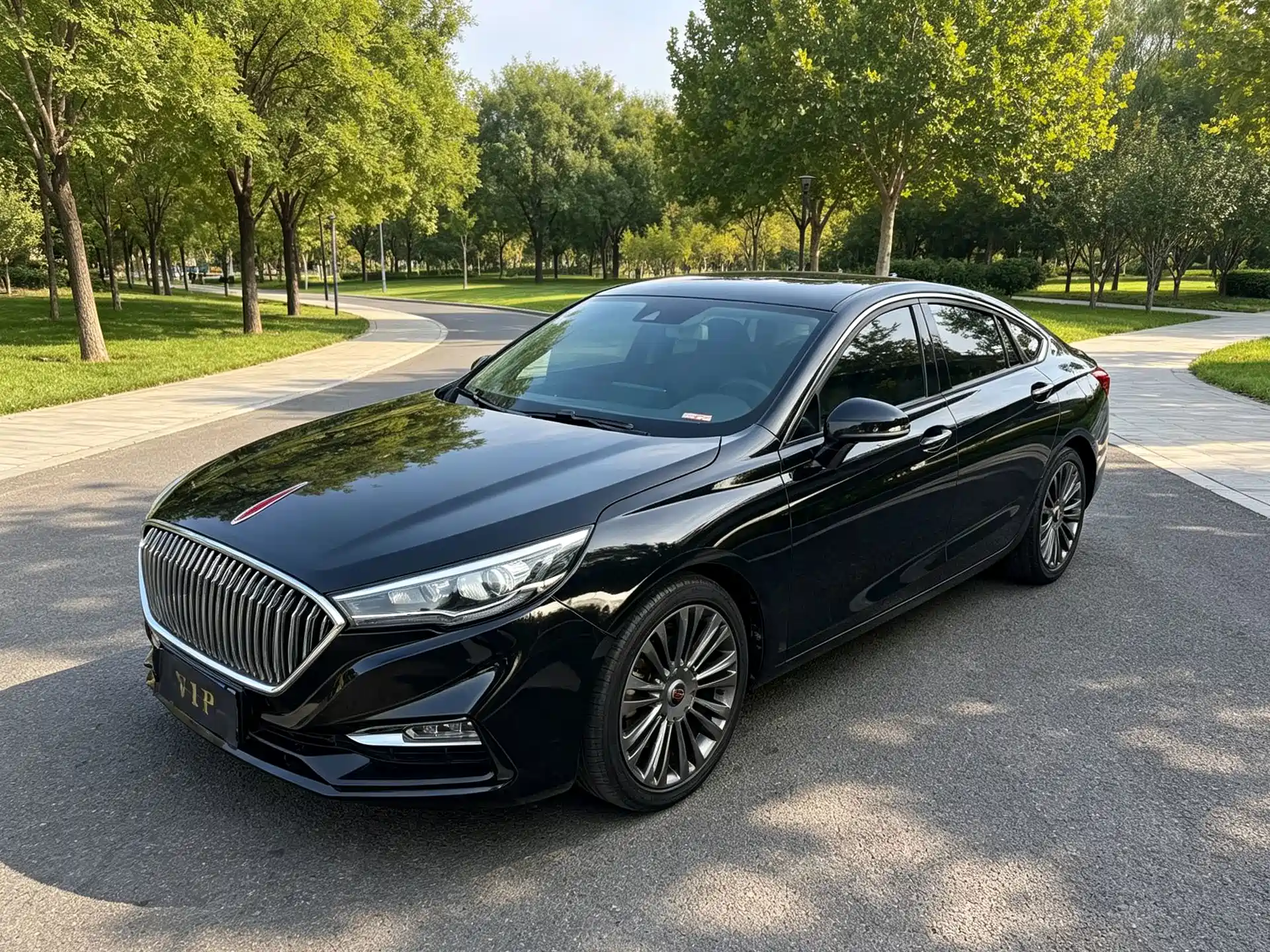Photo 1 - Hongqi H5