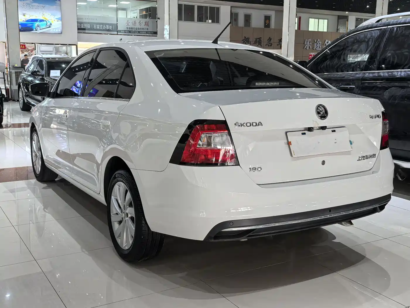 Škoda Rapid 2018 1.6L Automatic Comfort Edition фото 5