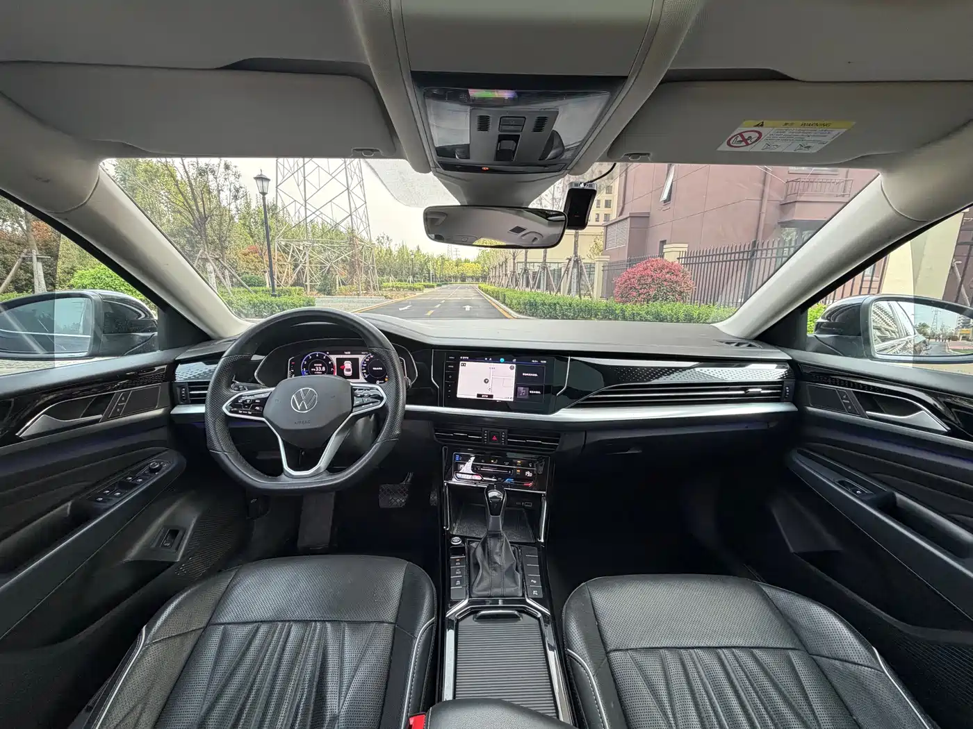 Volkswagen Passat 2023 Facelift 330TSI Luxury Edition фото 5