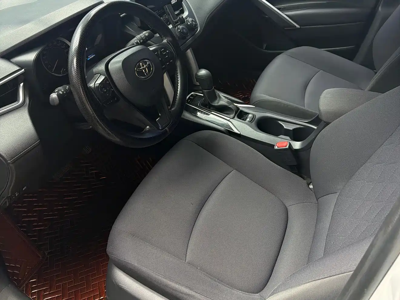 Фото 7 - Toyota Corolla Cross