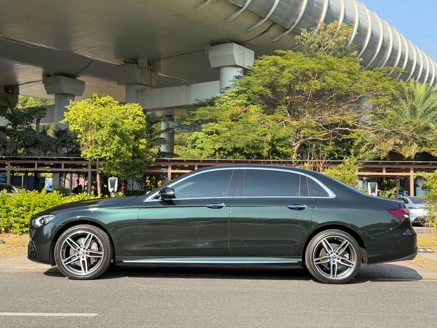 Mercedes-Benz E-Class 2021 E 350 L 4MATIC Sport фото 4