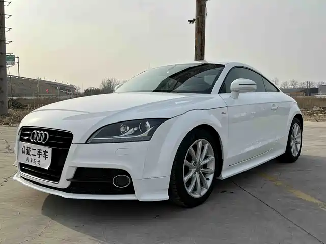 AUDI TT
