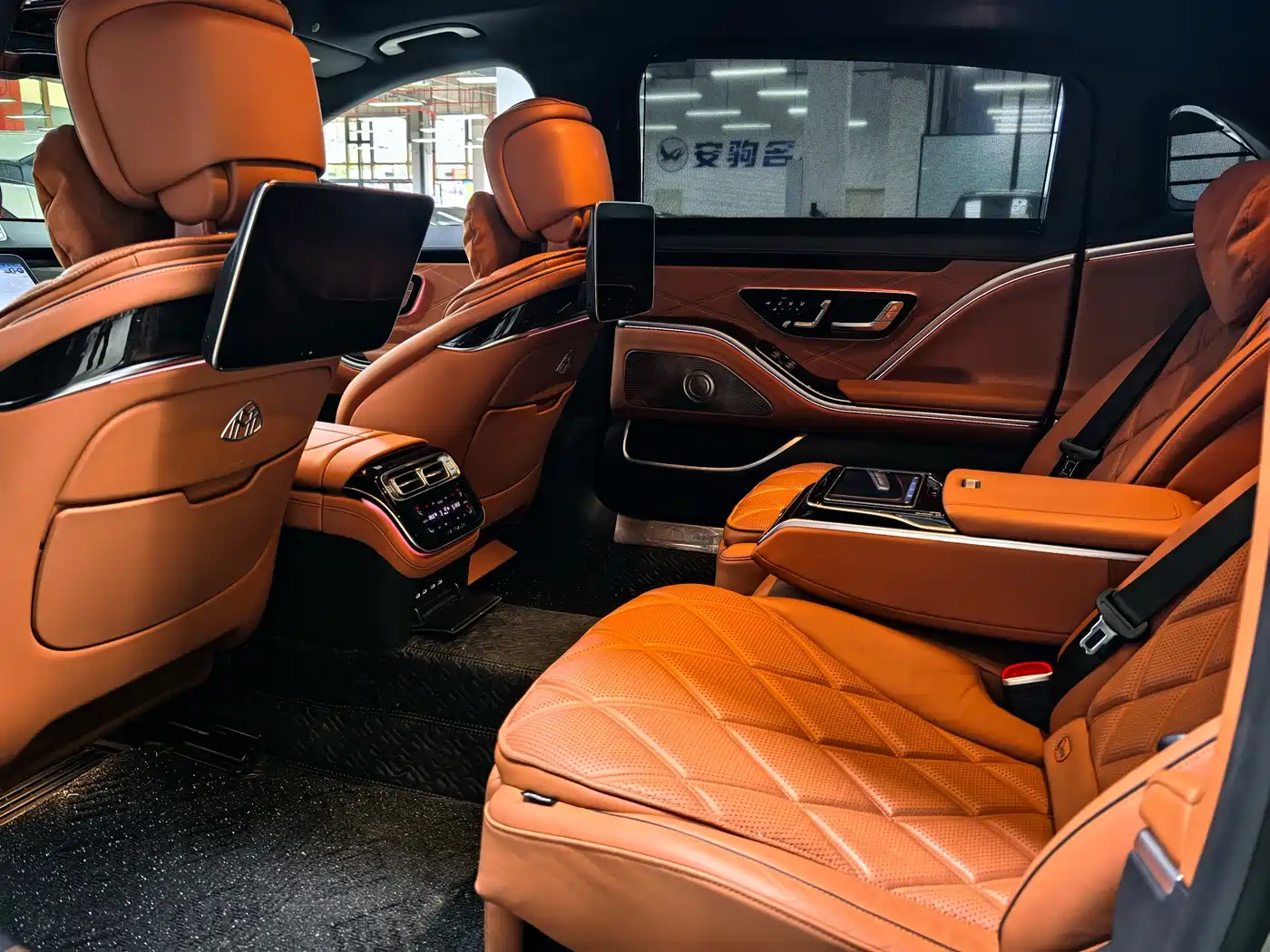 Mercedes-Benz Maybach S-Class 2022 S 480 4MATIC Intelligent Premium Special Edition фото 14