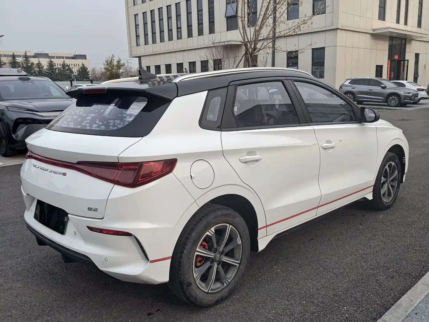 BYD E2