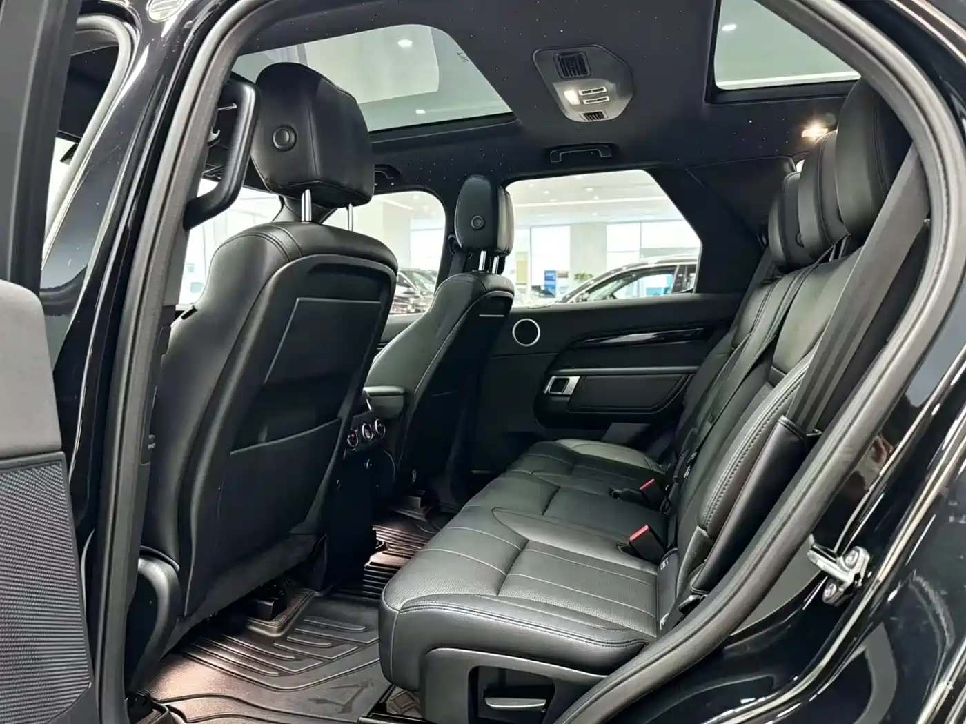 Land Rover Discovery 2020 3.0 SC V6 SE фото 8