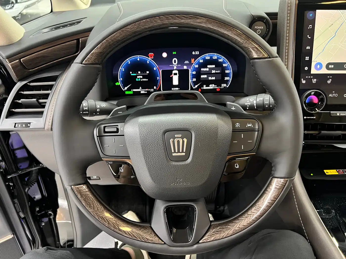 Toyota Vellfire 2024 Crown Hybrid 2.5L Executive Premium Edition фото 22