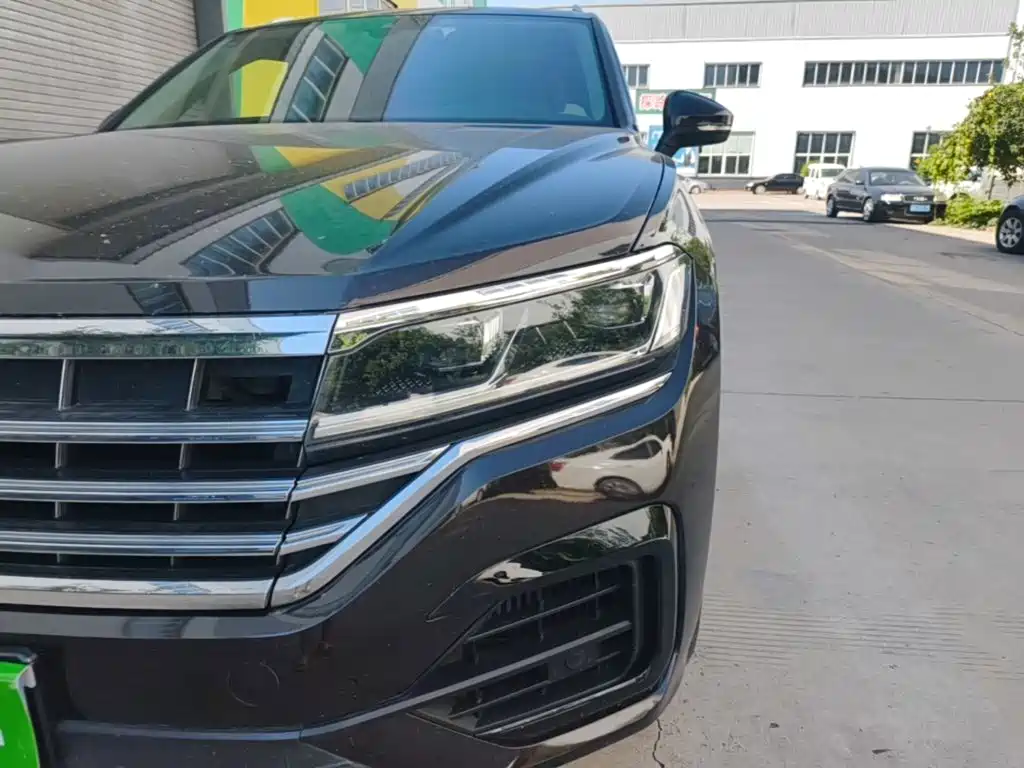 Фото 24 - Volkswagen Touareg