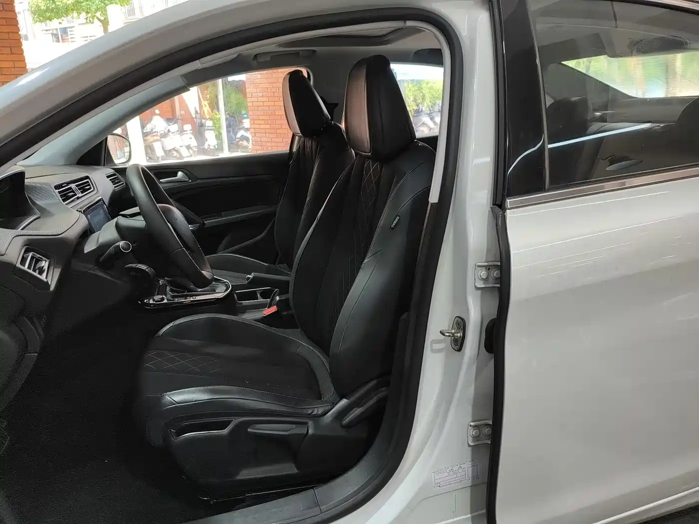 Peugeot 308 2017 2016 1.6L Automatic Luxury