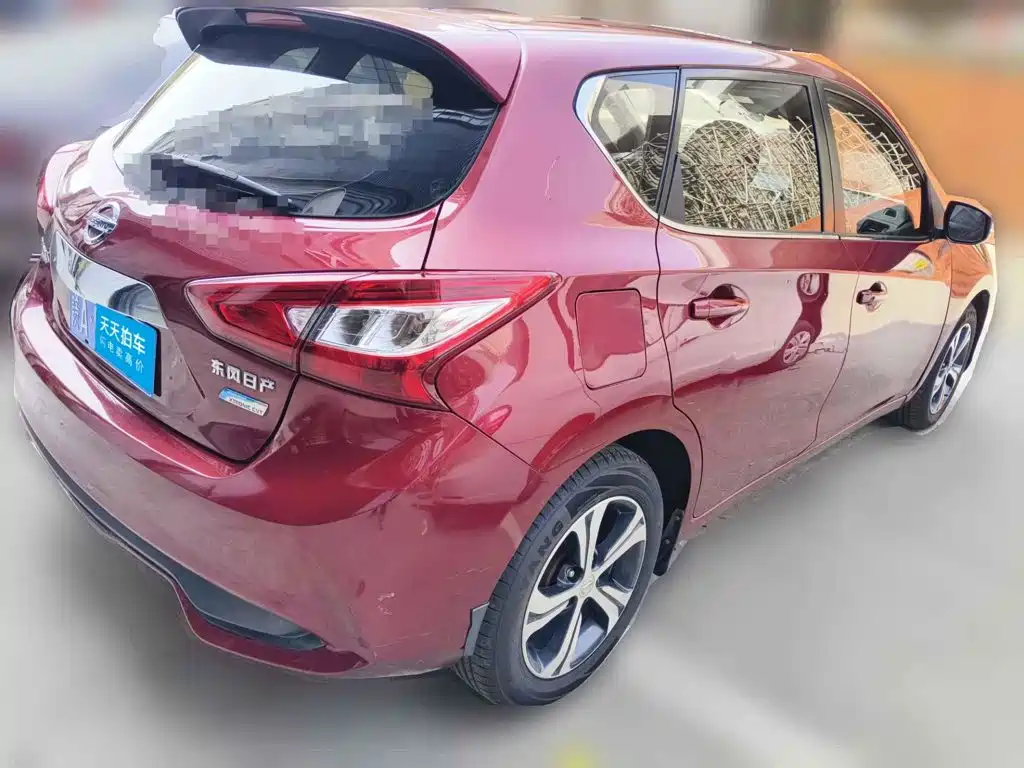 صورة 5 - Nissan Tiida