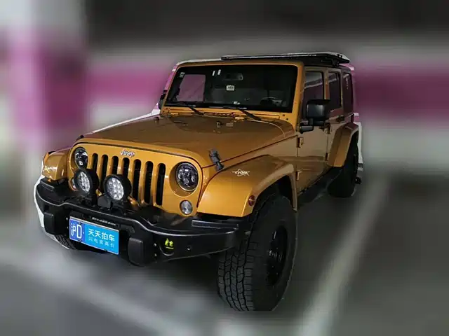 Jeep Wrangler 2014 2.8TD Sahara 4-Door Edition — фото 1