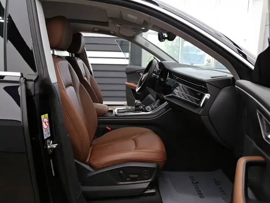 Audi Q8 2020 2019 55 TFSI Luxury Dynamic