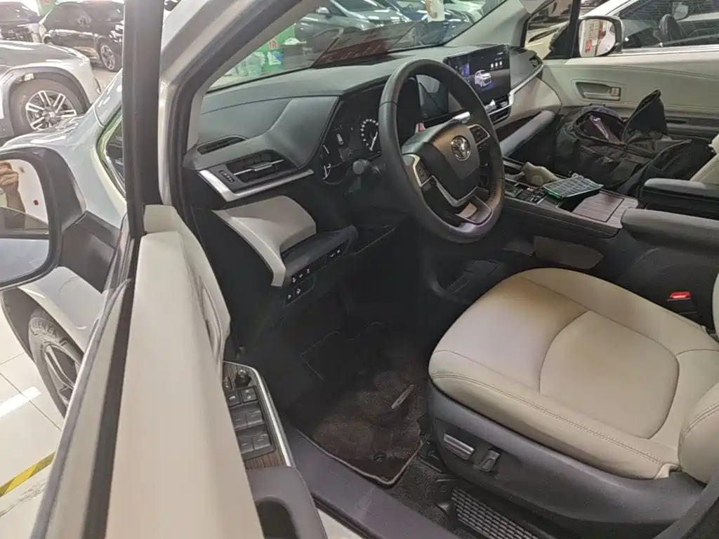 Toyota Sienna 2026 2026 Model 2.5L Hybrid 2WD Comfort Edition