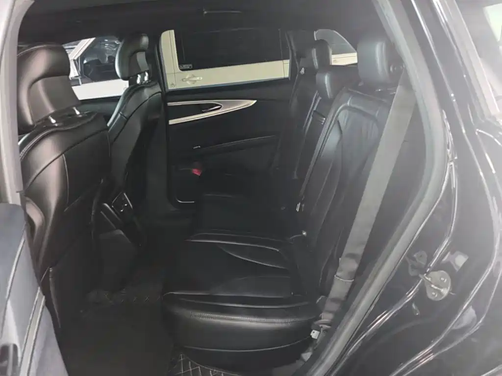 Photo 17 - Lincoln MKX