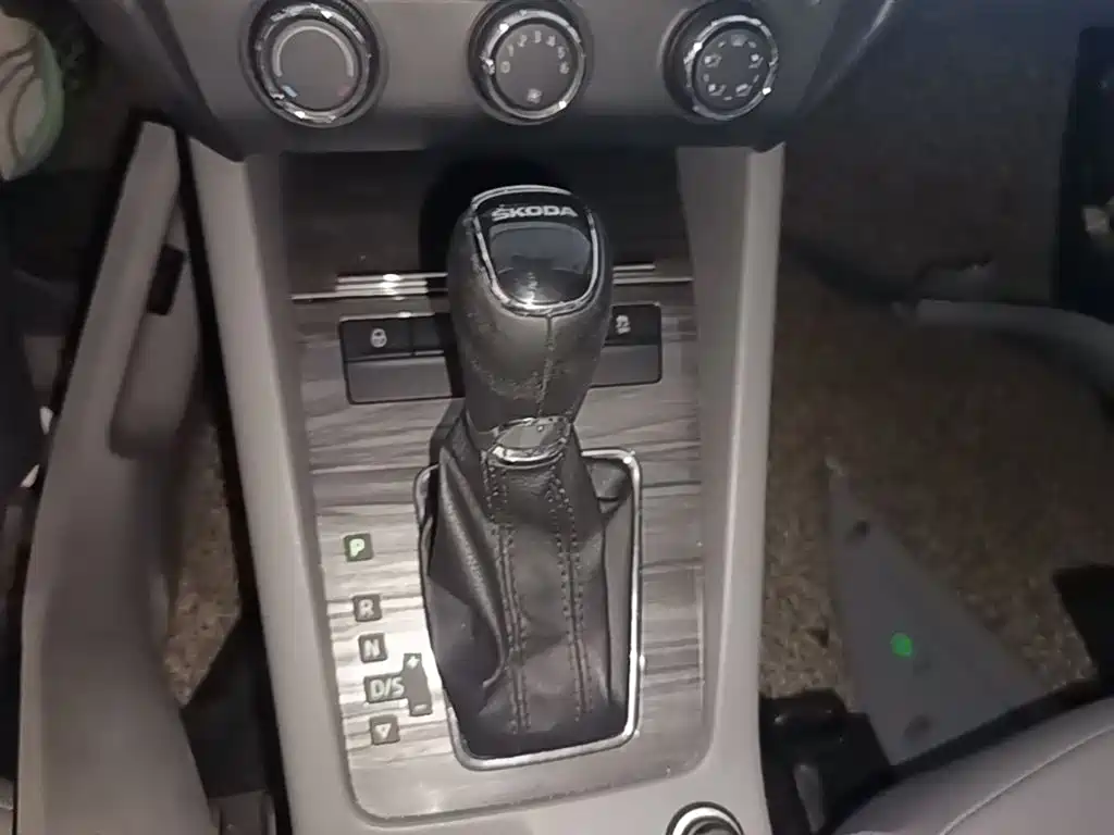 Škoda Octavia 2015 1.6L Automatic逸俊版 фото 14