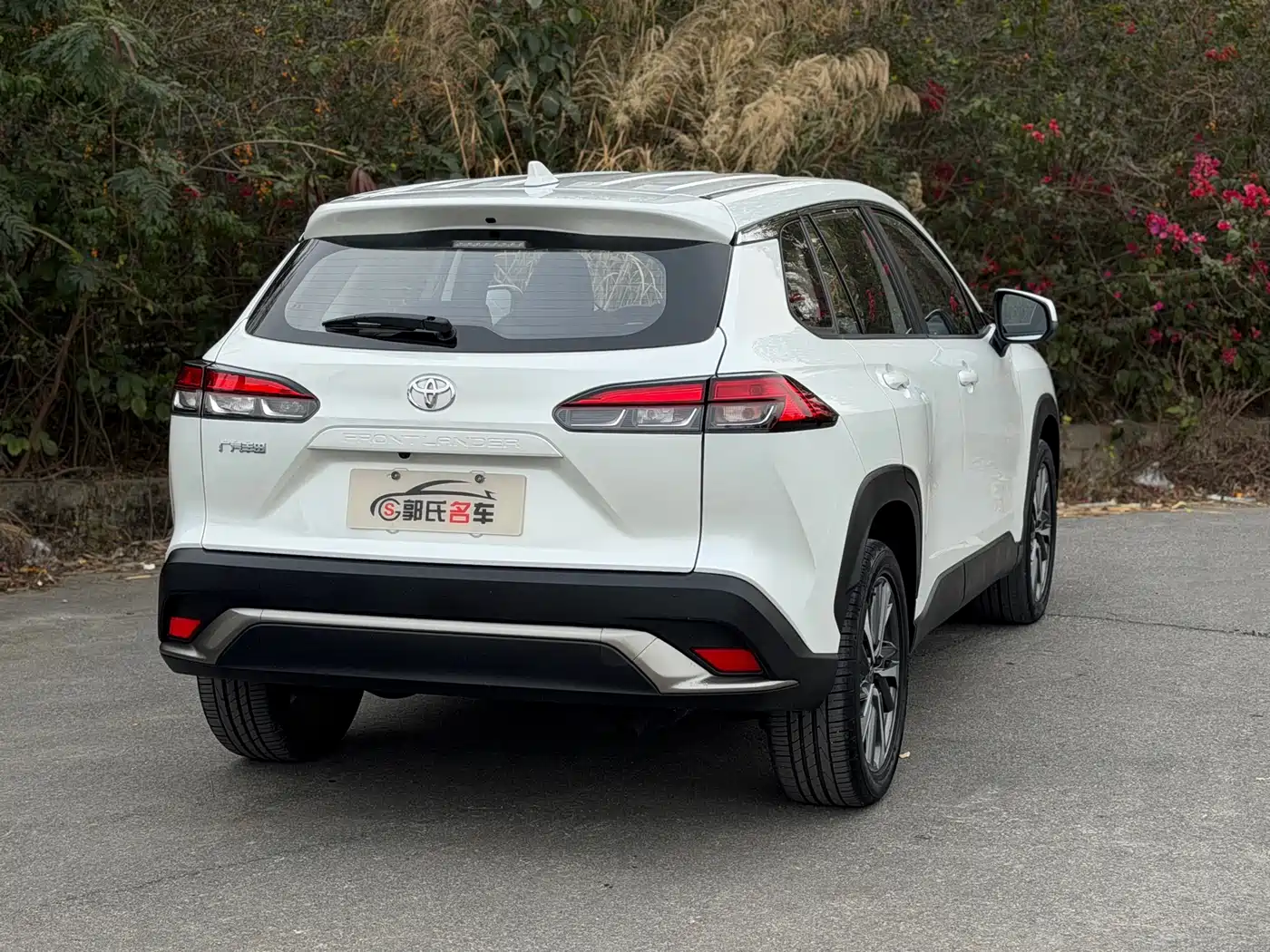 Toyota Frontlander 2022 2.0L CVT Luxury PLUS Edition фото 4