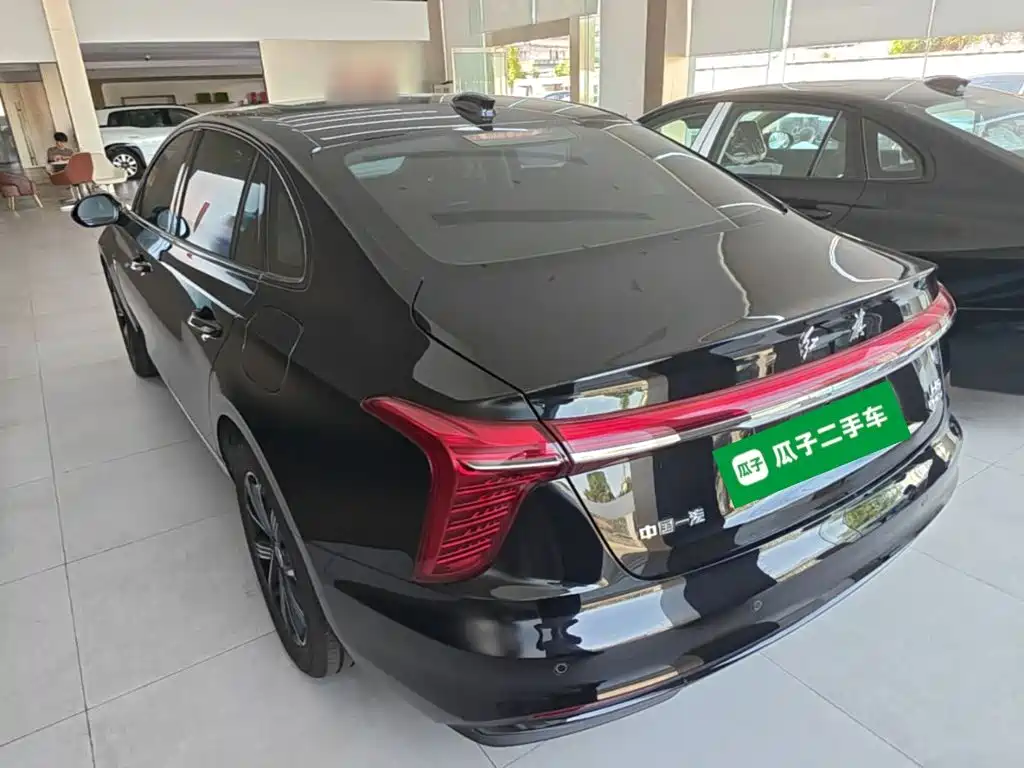 Photo 5 - Hongqi H5 PHEV