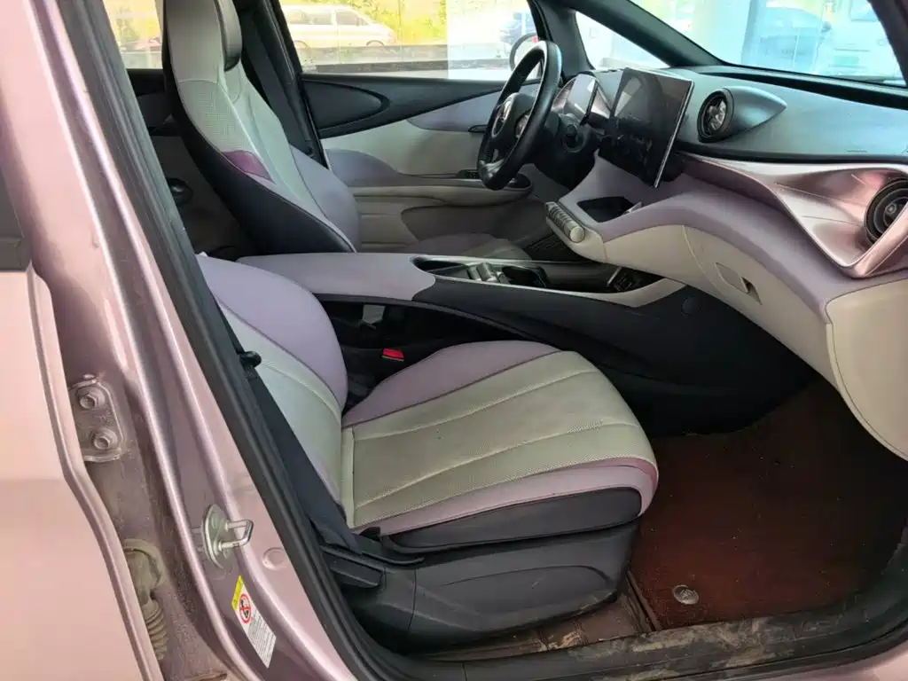 Фото 25 - BYD Dolphin
