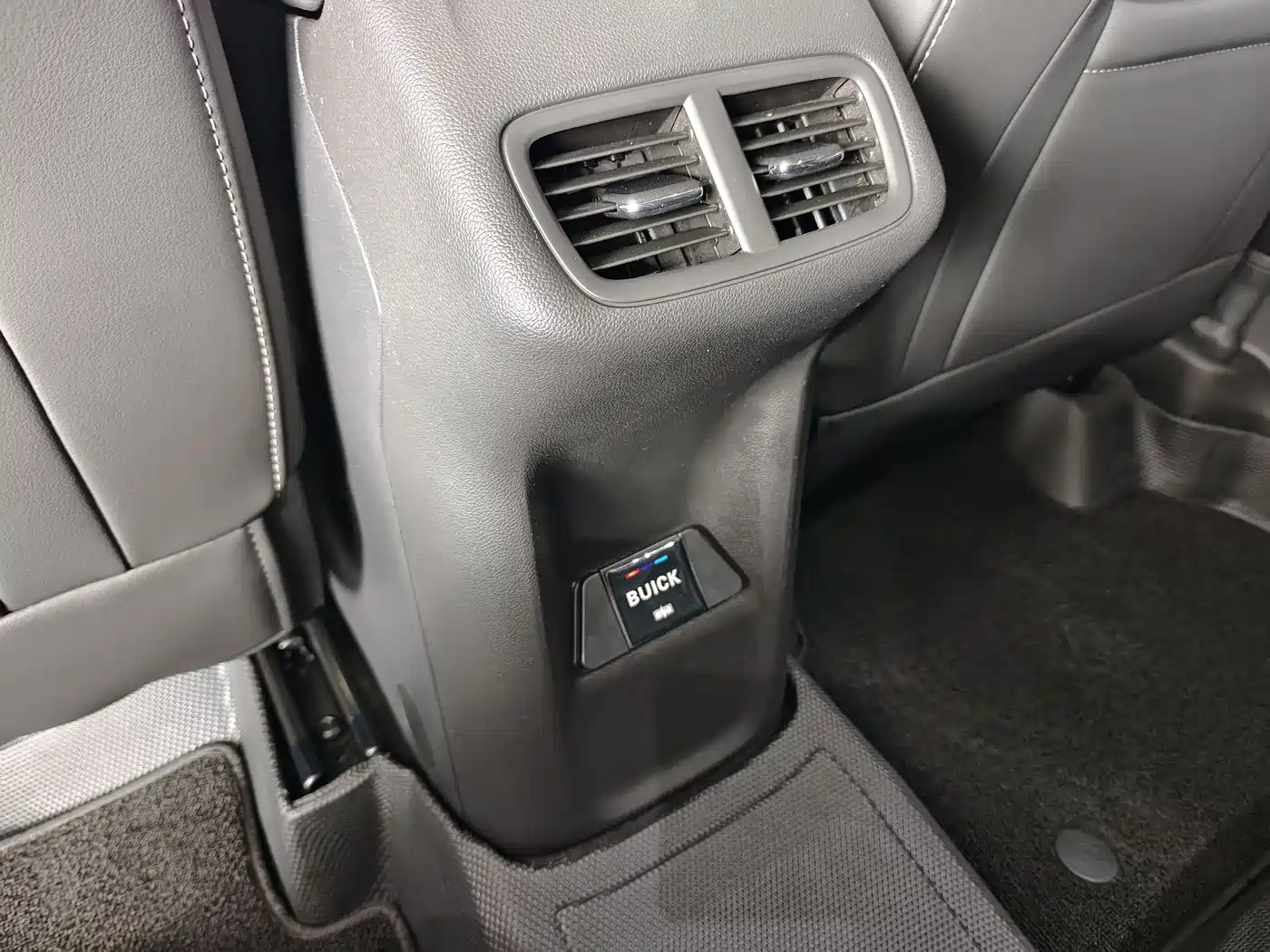 Buick Envision Plus 2025 Enclave Plus 28T 2WD Platinum Edition фото 20