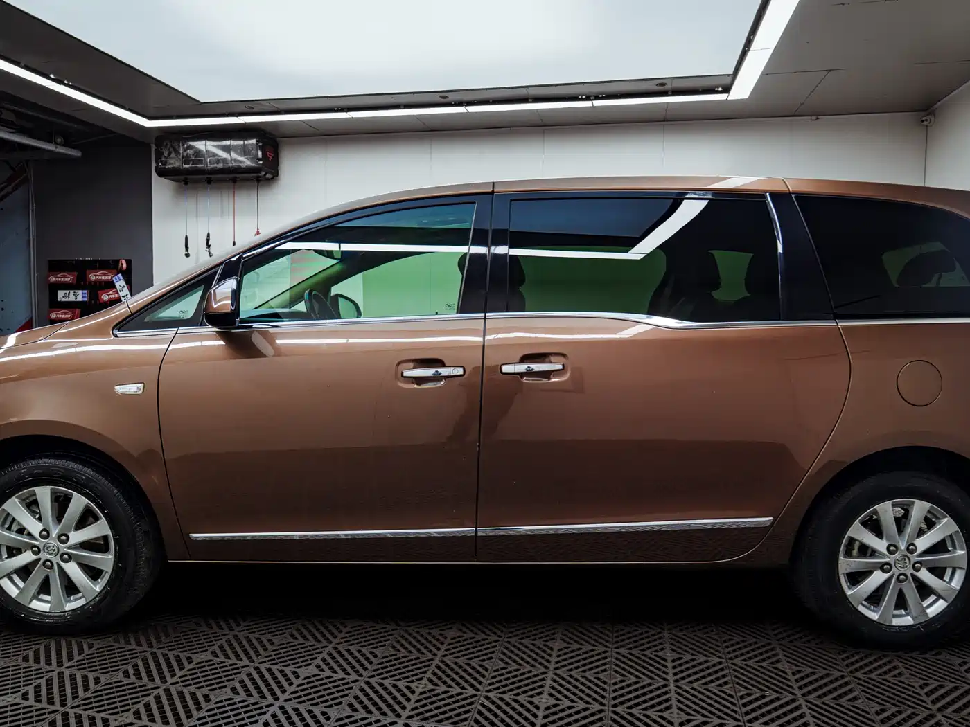 Buick GL8 2018 28T Premium Model China VI фото 6