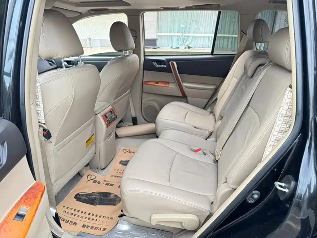 Фото 5 - Toyota Highlander