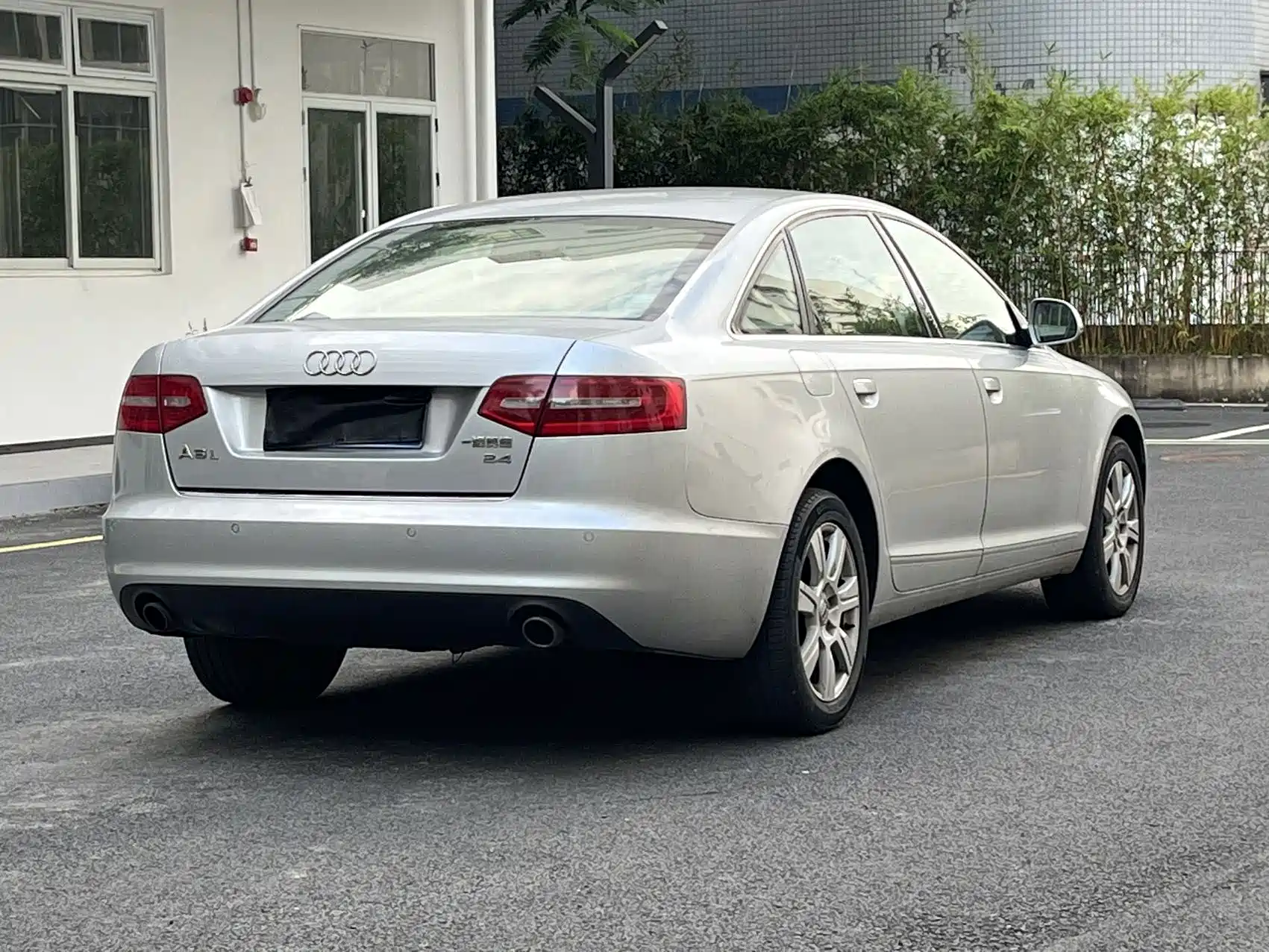 Фото 18 - Audi A6L
