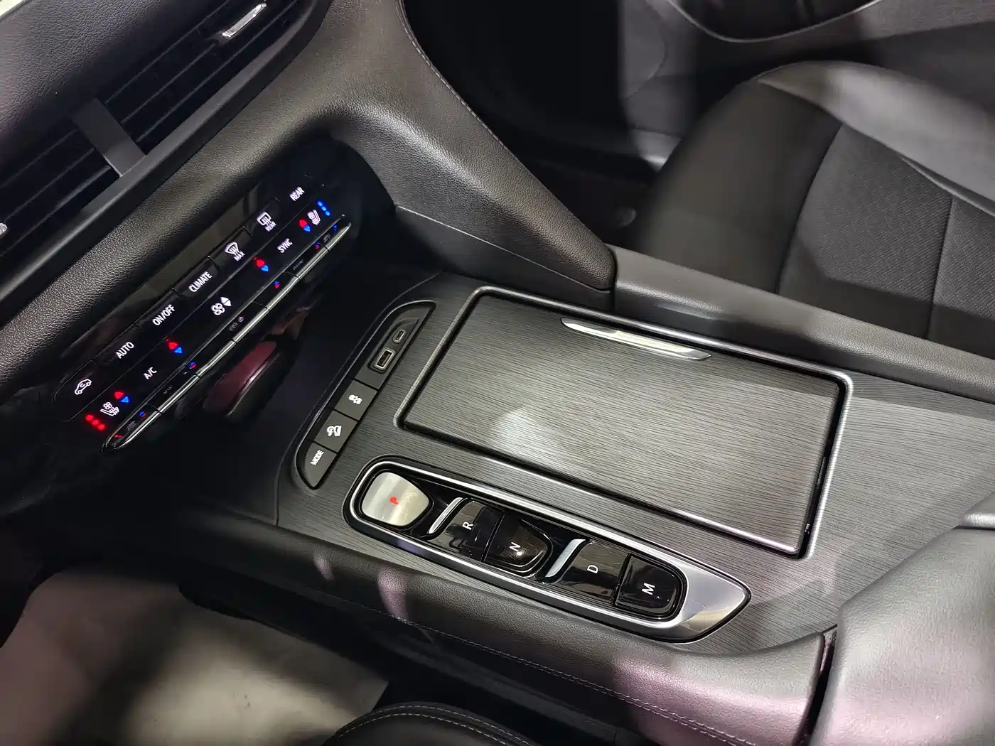 Buick Enclave 2022 652T 4WD Premium 7-Seater фото 13