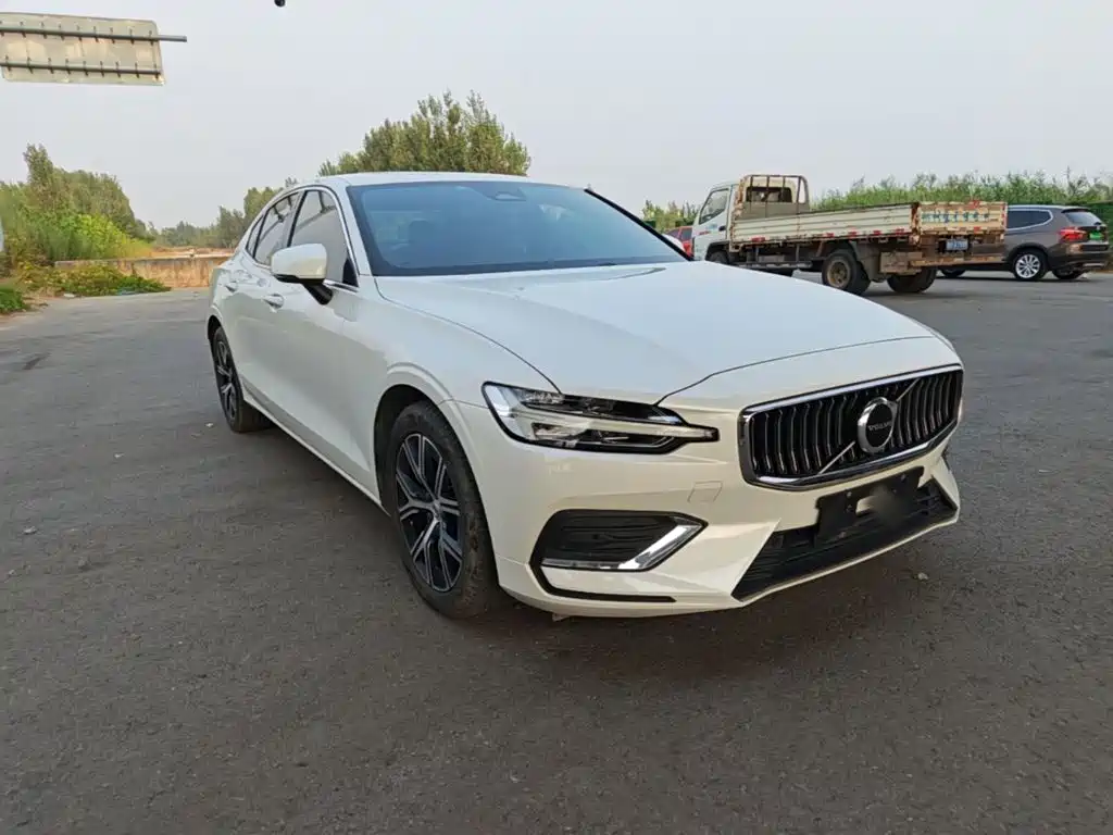 2025 Volvo S60
