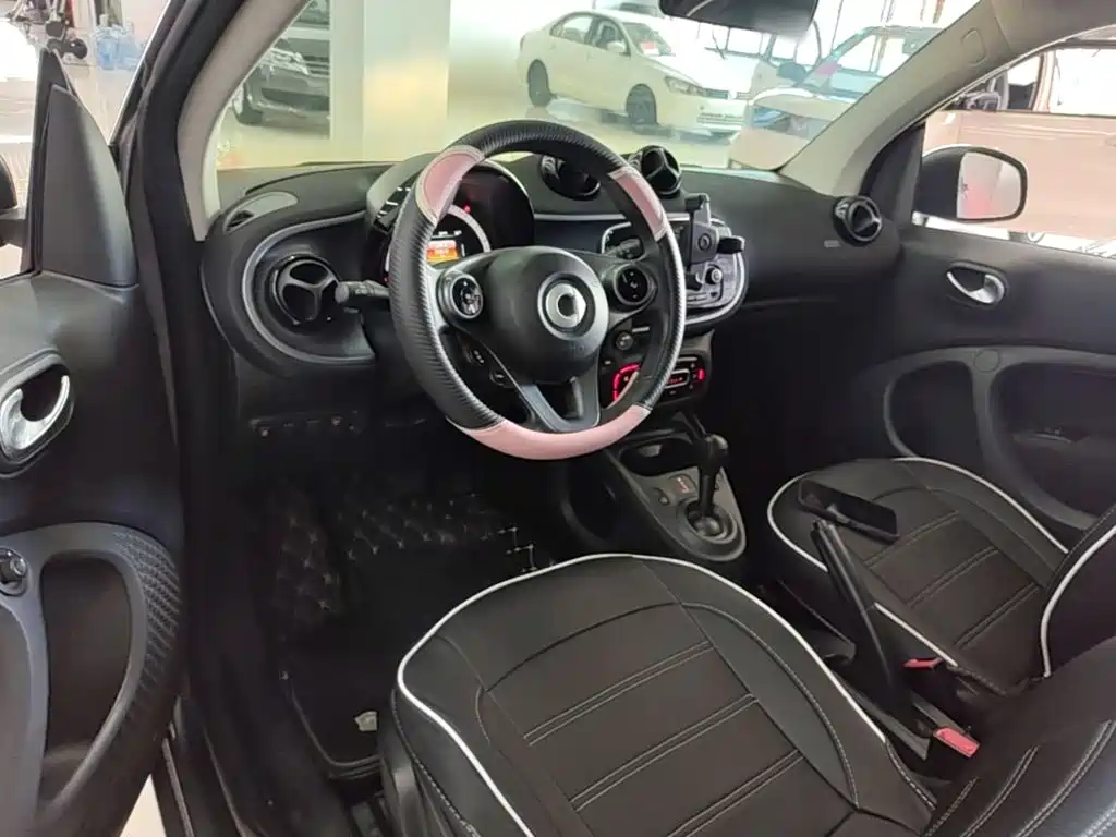 smart fortwo 2018 2018 1.0L 52kW Hardtop Passion Edition China V