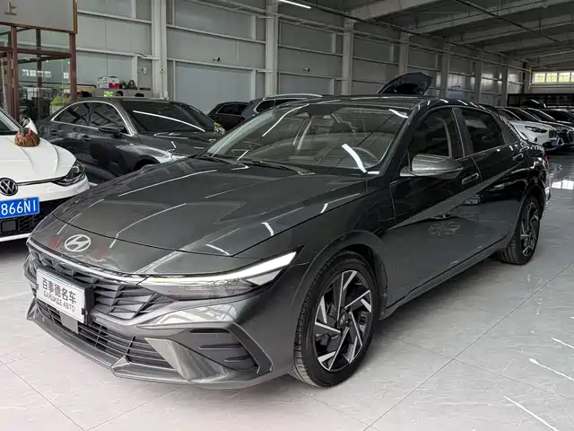 Hyundai Elantra 1.5L CVT LUX, Премиум