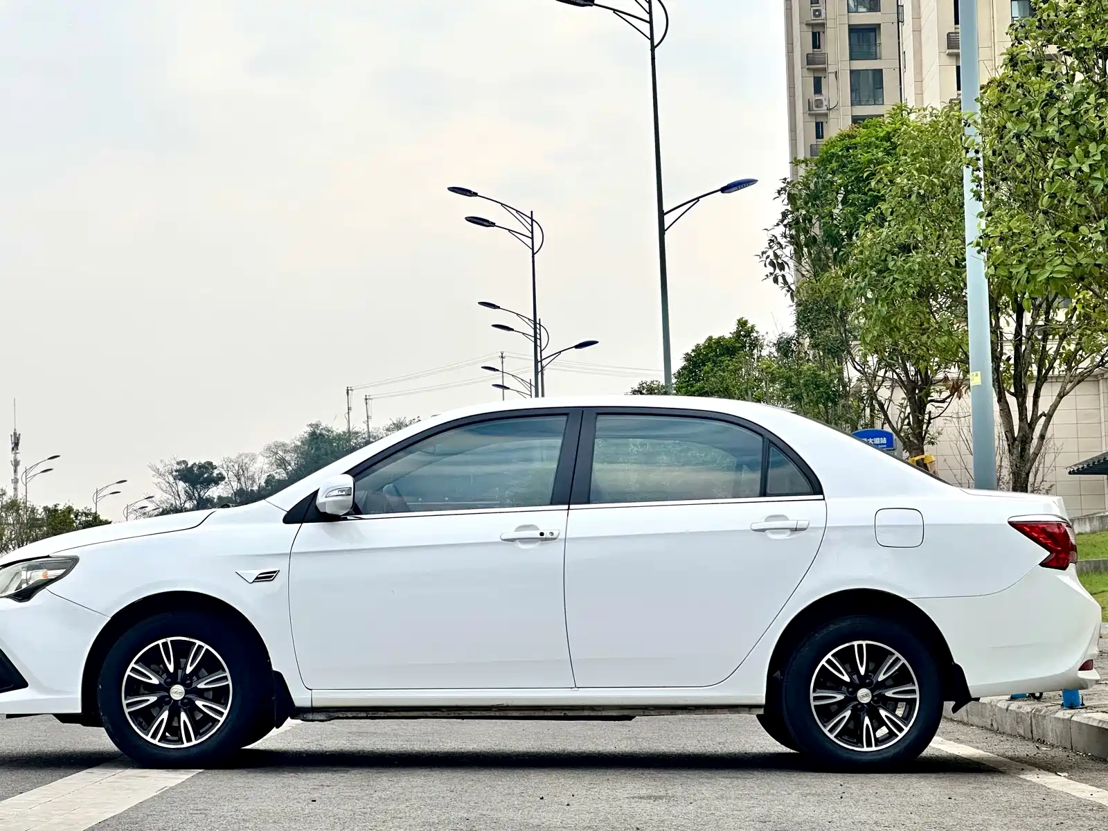 Фото 7 - BYD F3