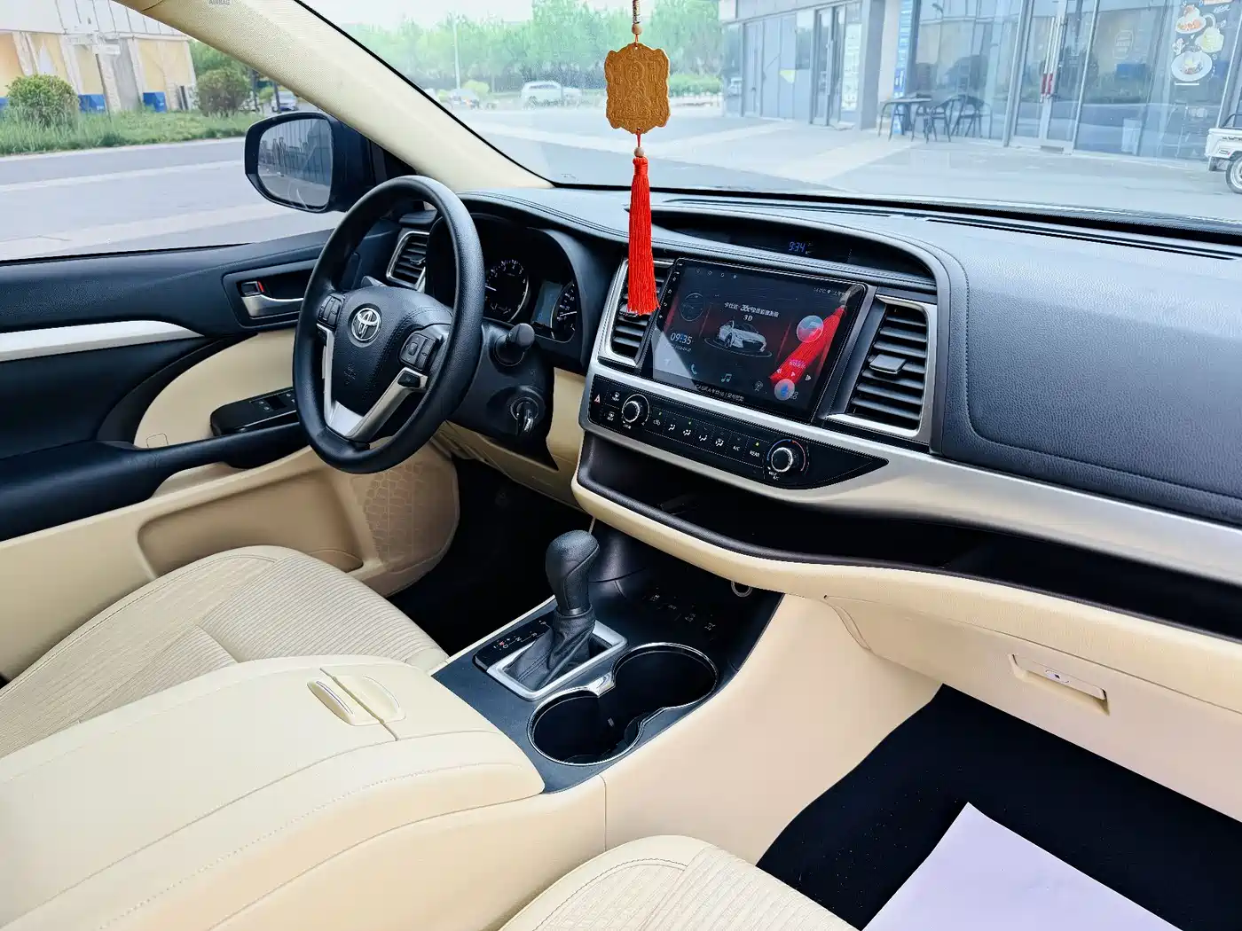 TOYOTA HIGHLANDER