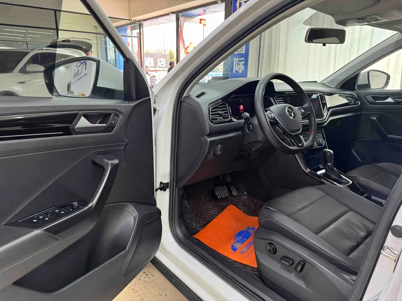Volkswagen T-ROC 2022 280TSI DSG 2WD Comfort PLUS фото 7