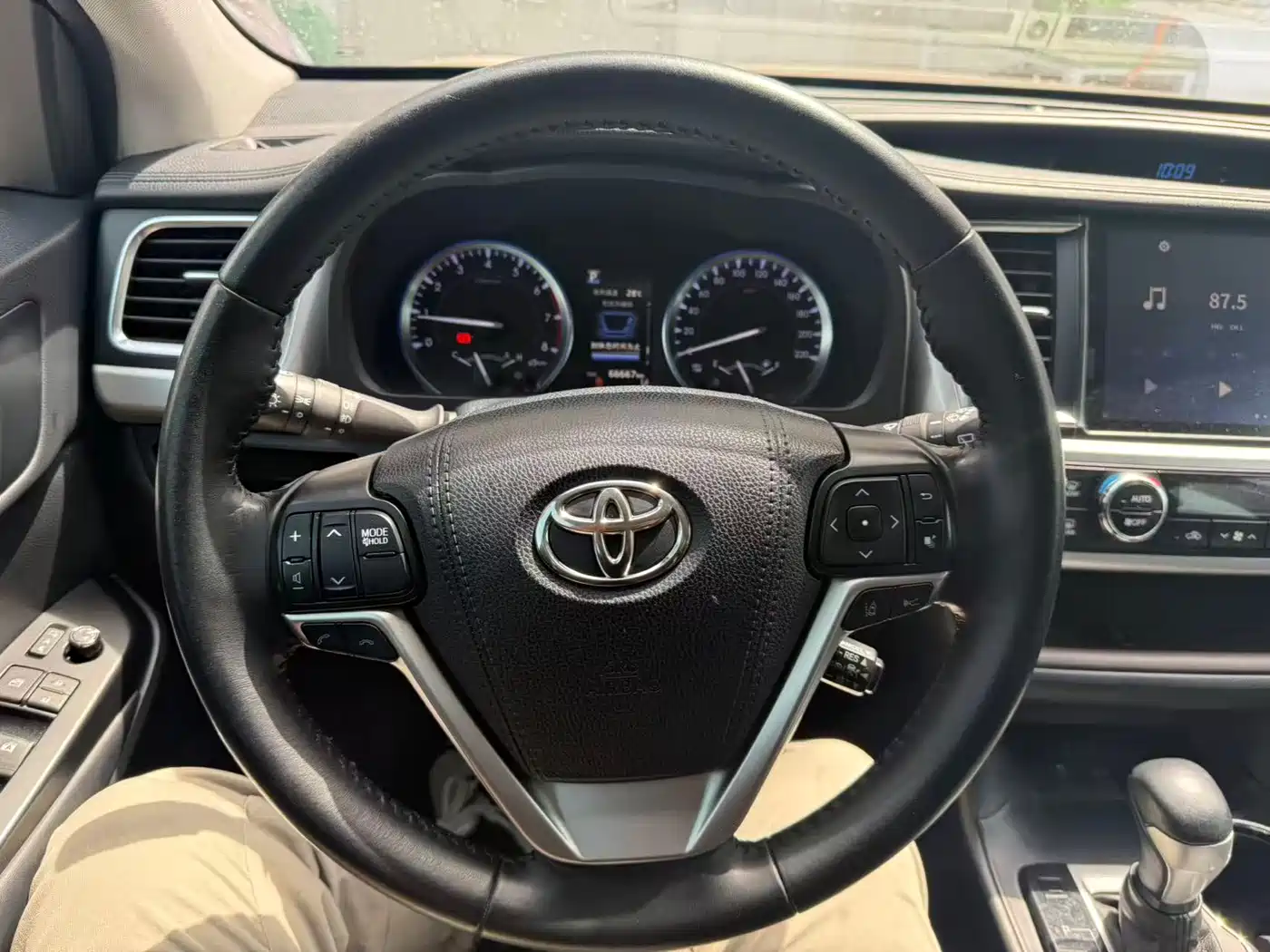 Toyota Highlander 2018 2.0T 4WD Premium 7-seater China VI фото 15