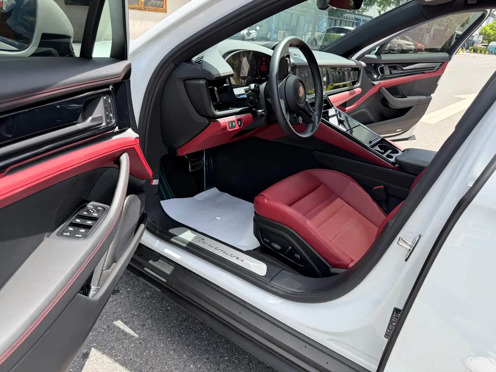 Photo 4 - Porsche Panamera