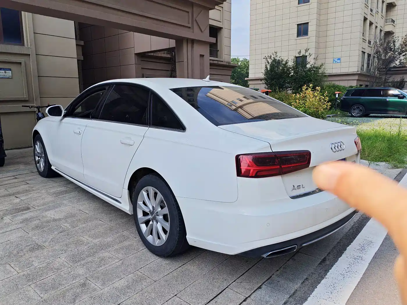 Photo 5 - Audi A6L