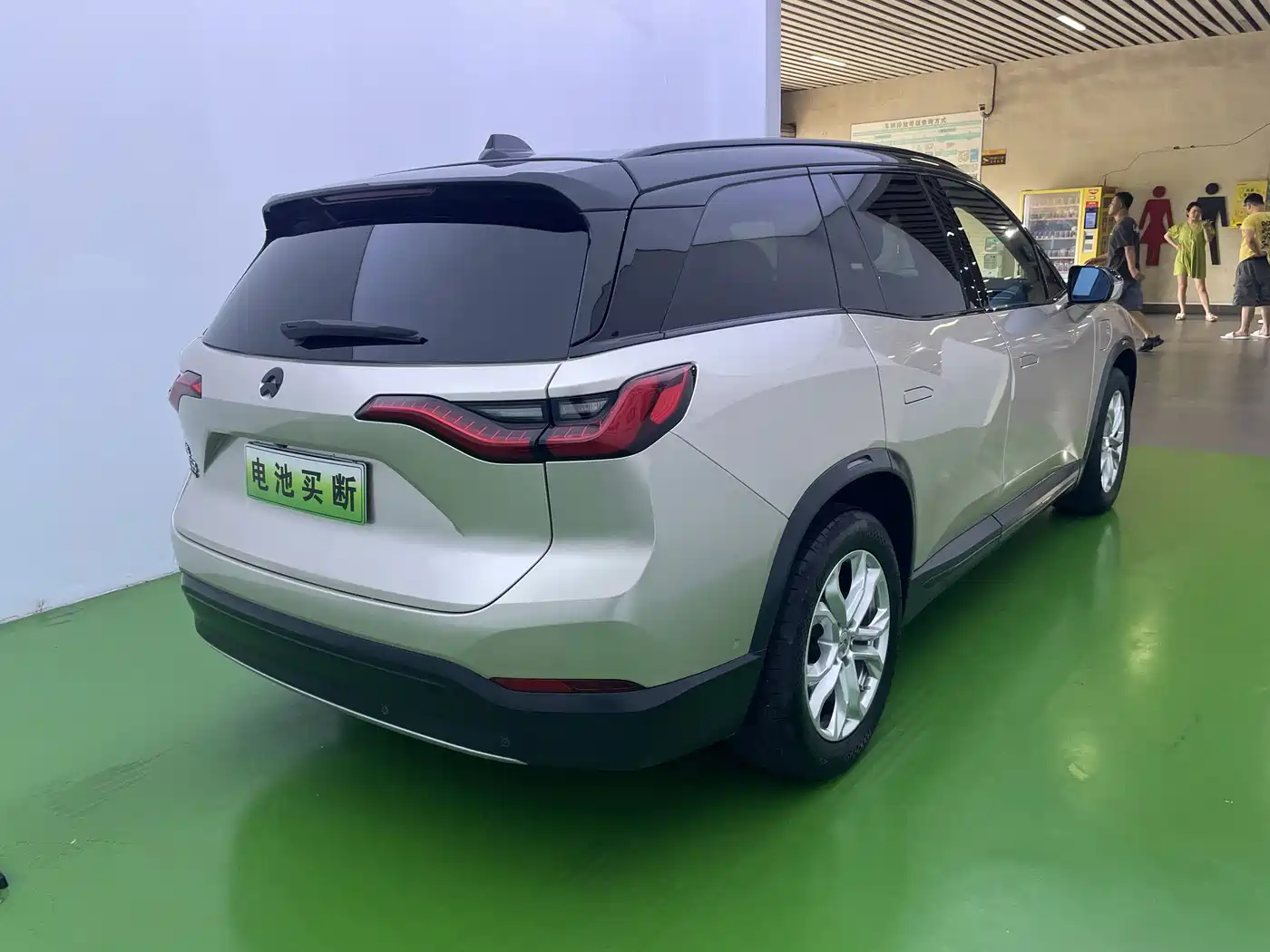NIO ES8 2019 2018 355KM Standard 6-Seater