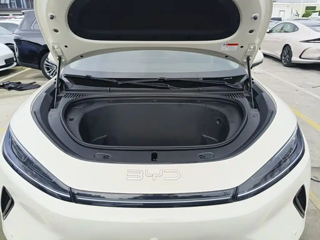 صورة 20 - BYD Hai Shi 05 EV