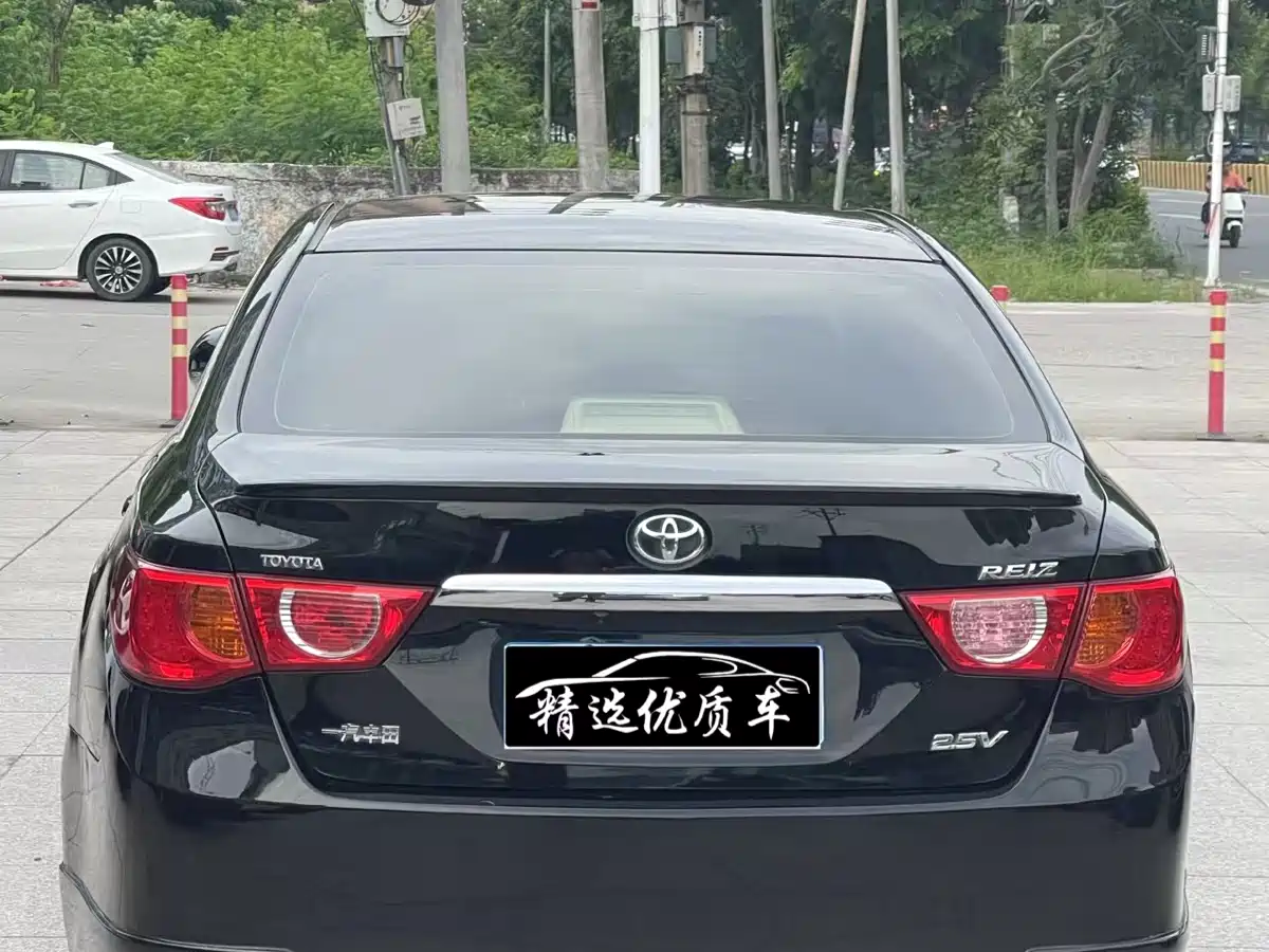 Toyota Reiz 2012 2.5V Grace Elite Styling Edition фото 10