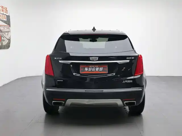 Cadillac XT5 2018 28E 4WD Platinum Edition — фото 4