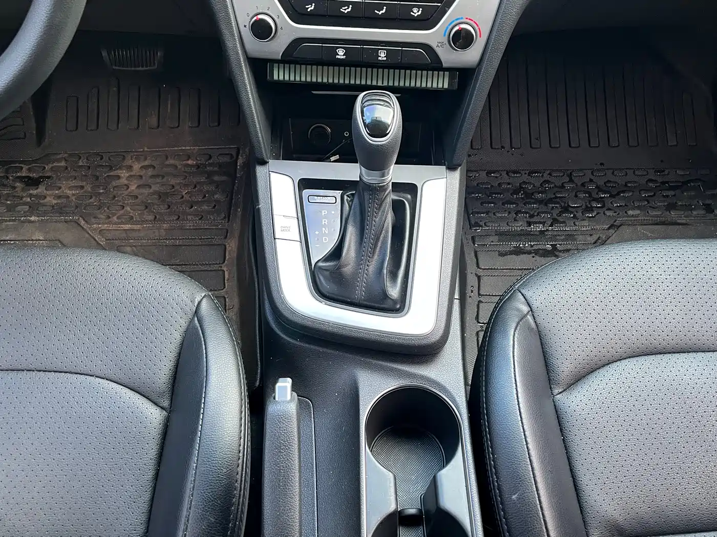 Hyundai Elantra 2016 Model 1.6L Automatic Smart Elite фото 12