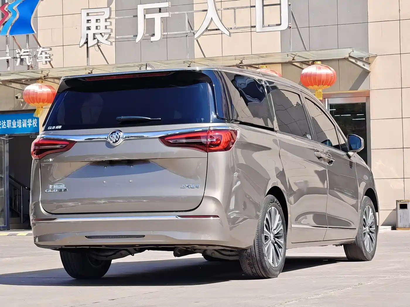 Buick GL8 2021 ES Landlord 653T Flagship фото 7