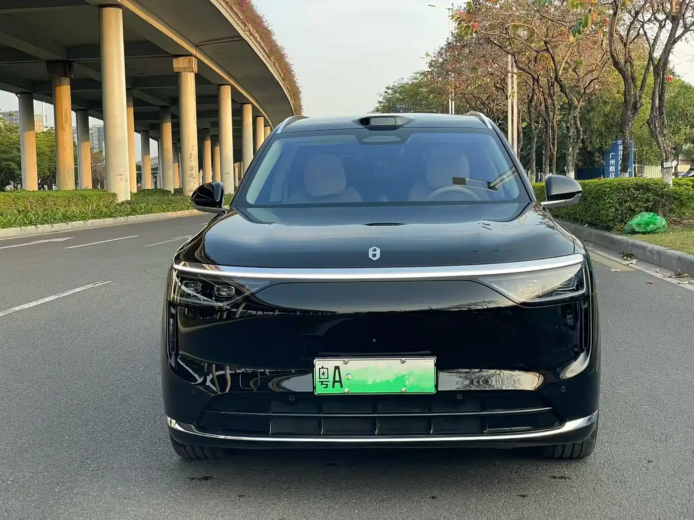 AITO Wenjie AITO M8 2025 Model Extended Range Max+ Edition 53.4kWh 6-Seater фото 2