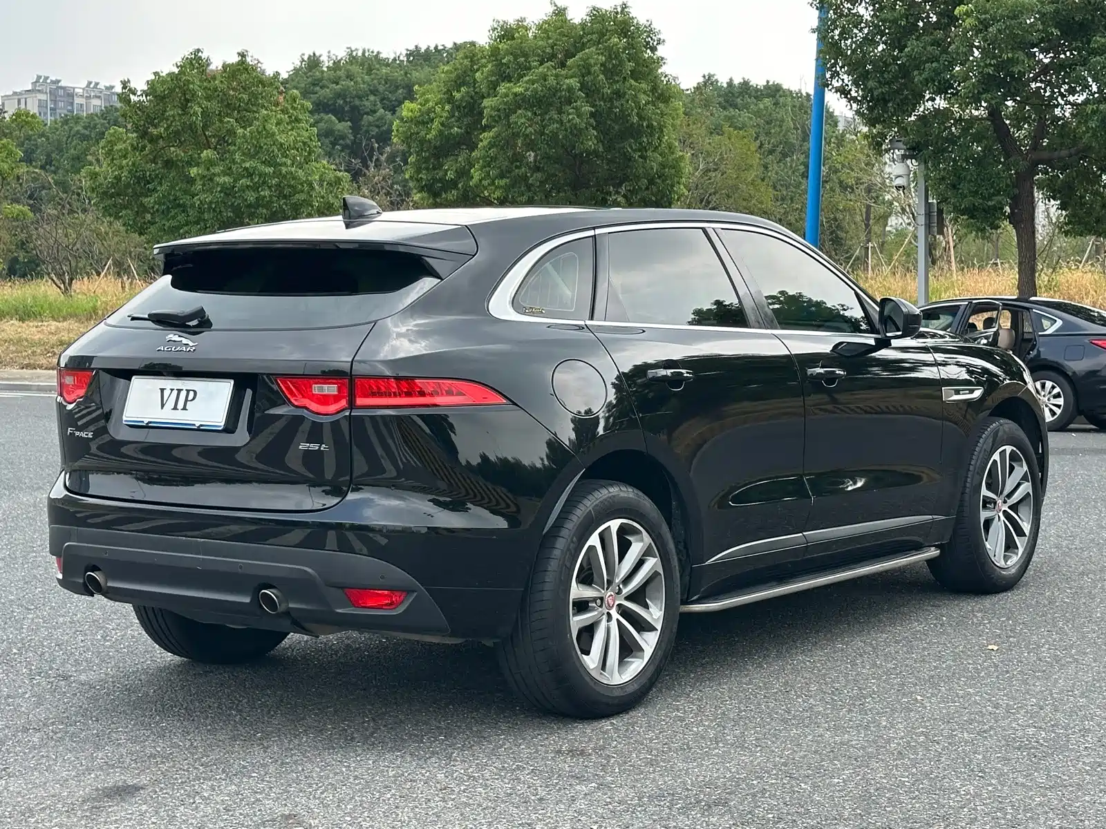Фото 6 - Jaguar F-PACE