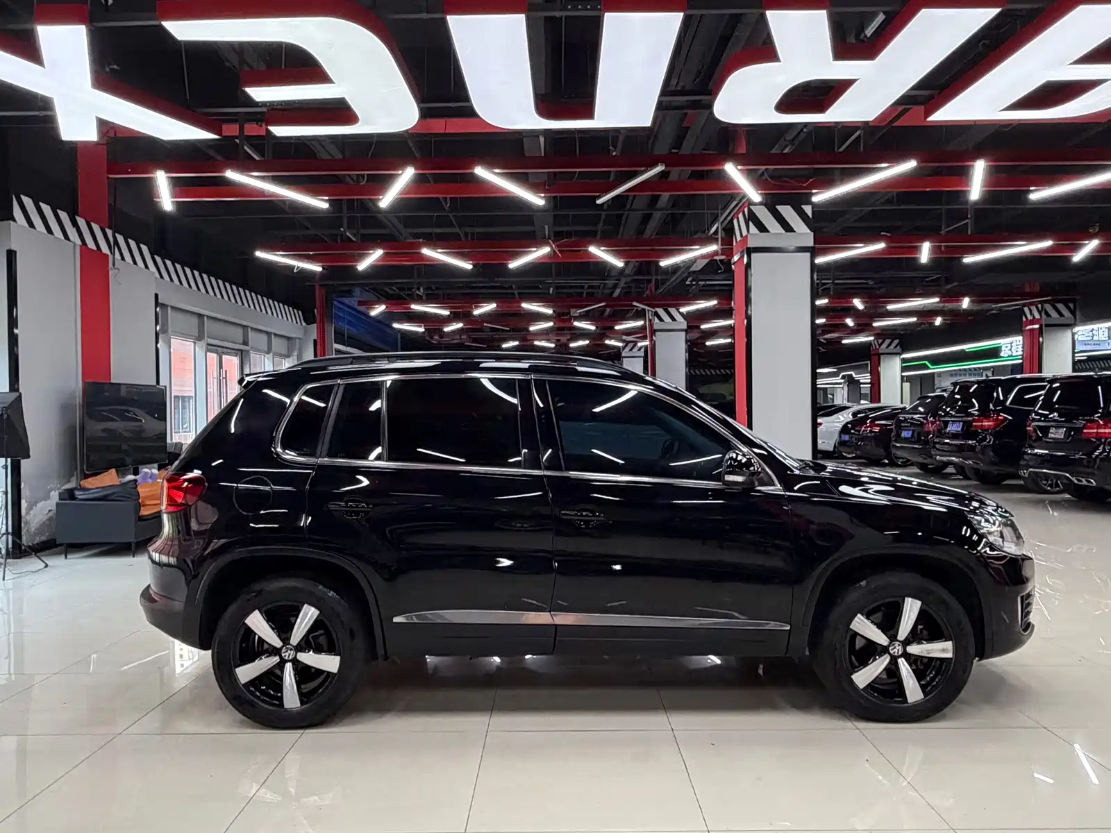Фото 7 - Volkswagen Tiguan
