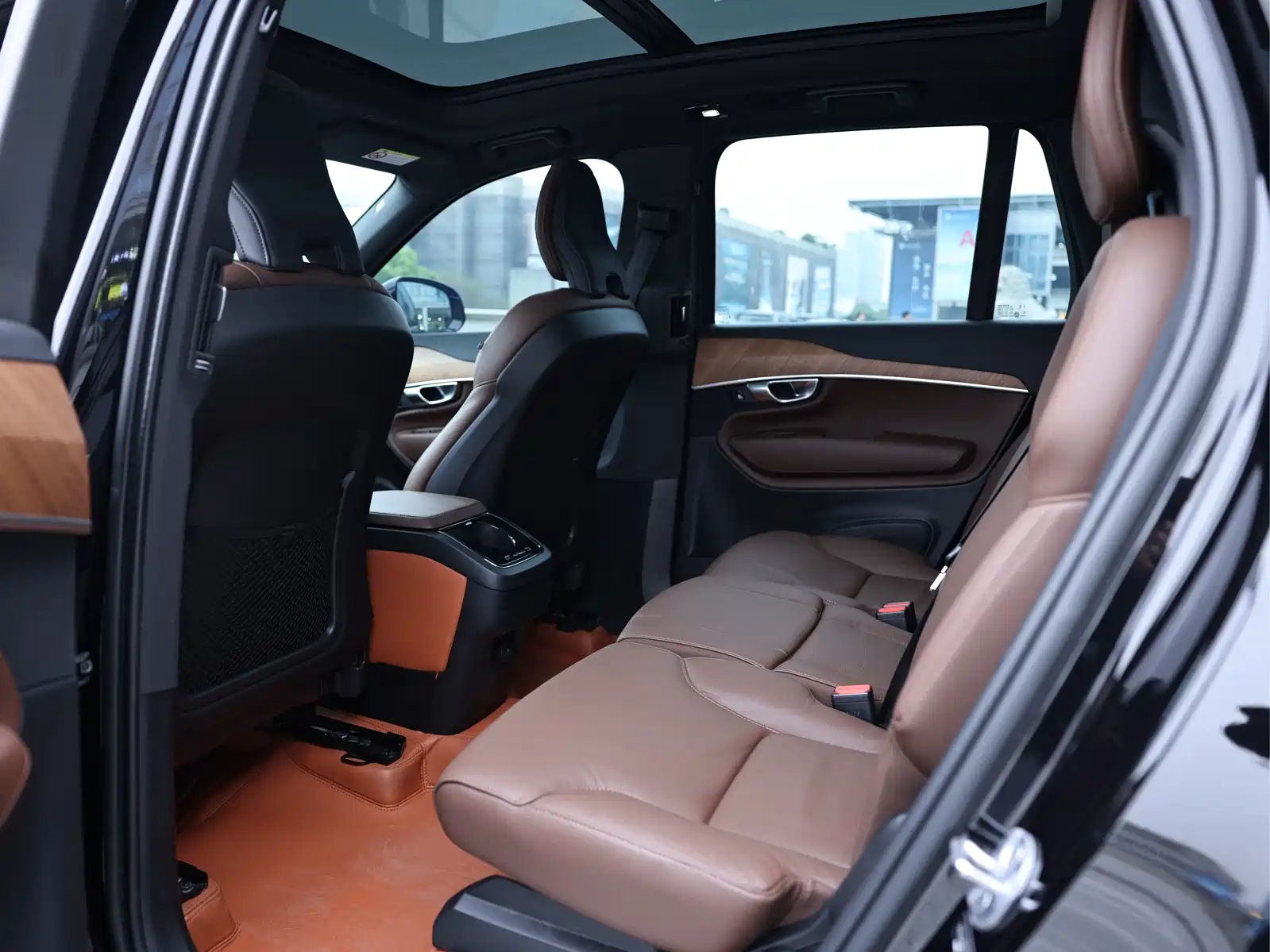 صورة 11 - Volvo XC90
