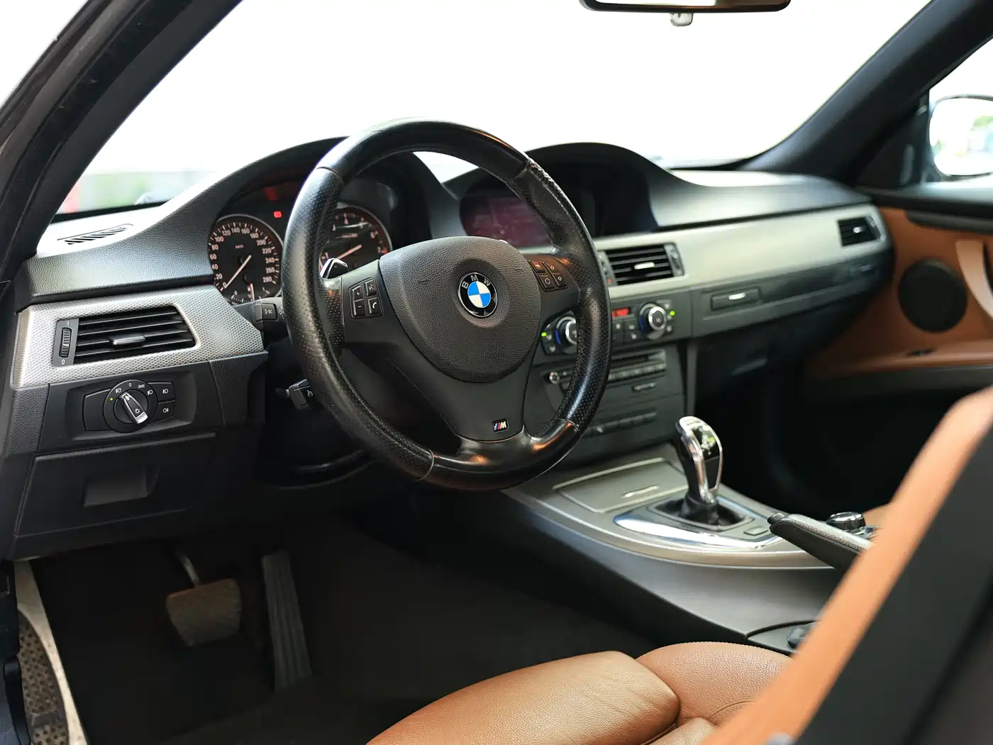 BMW 3 Series (Import) 2011 335i Convertible Coupe фото 13